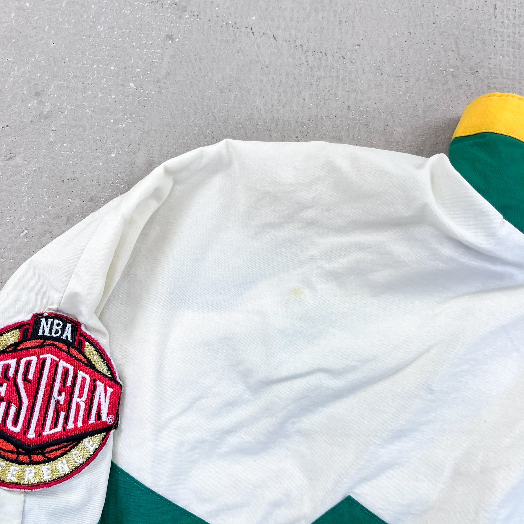 F- Vintage Seattle Supersonics NBA Apex One Zip Up Windbreaker