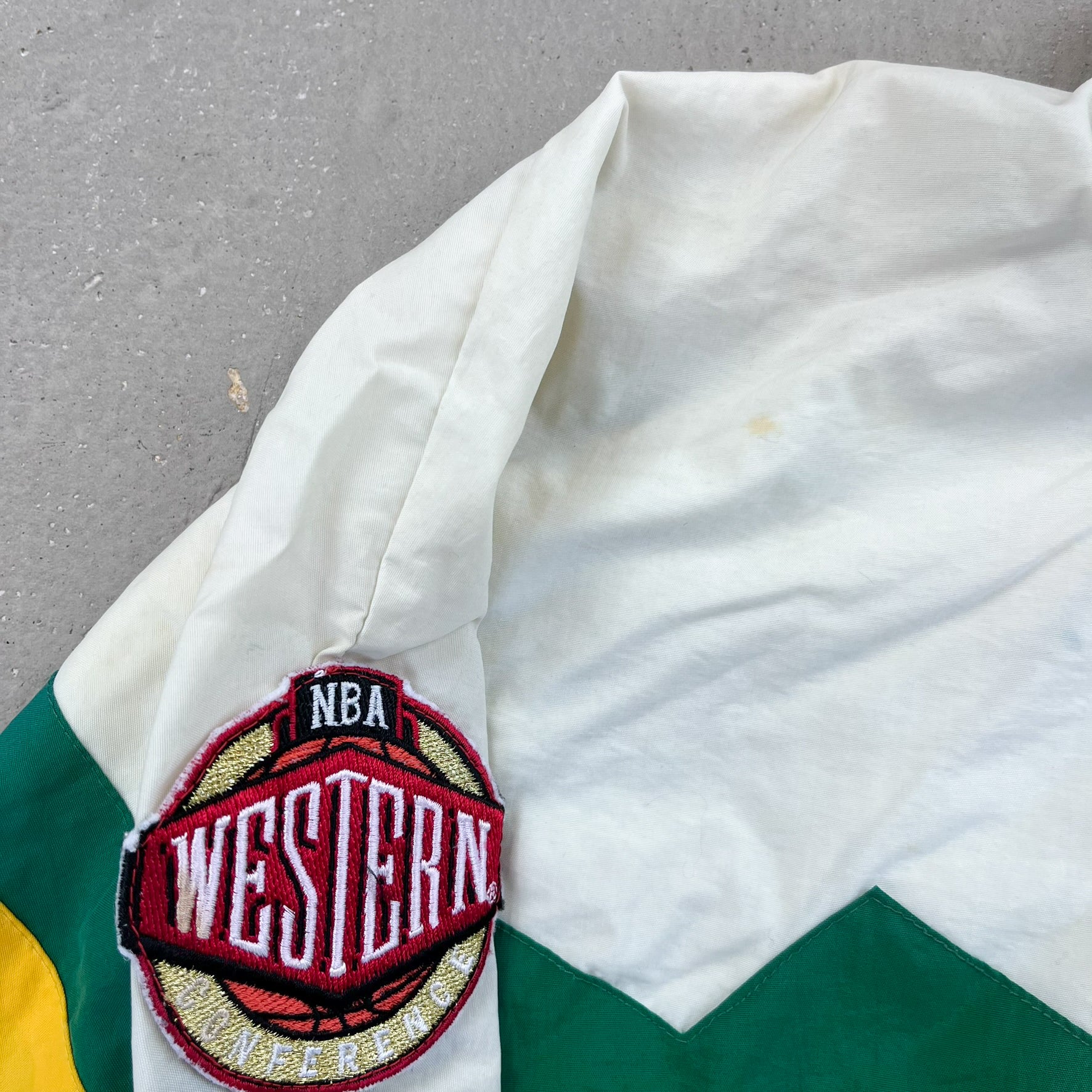F- Vintage Seattle Supersonics NBA Apex One Zip Up Windbreaker