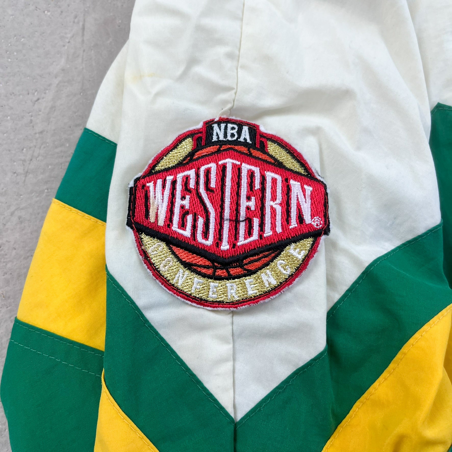 F- Vintage Seattle Supersonics NBA Apex One Zip Up Windbreaker