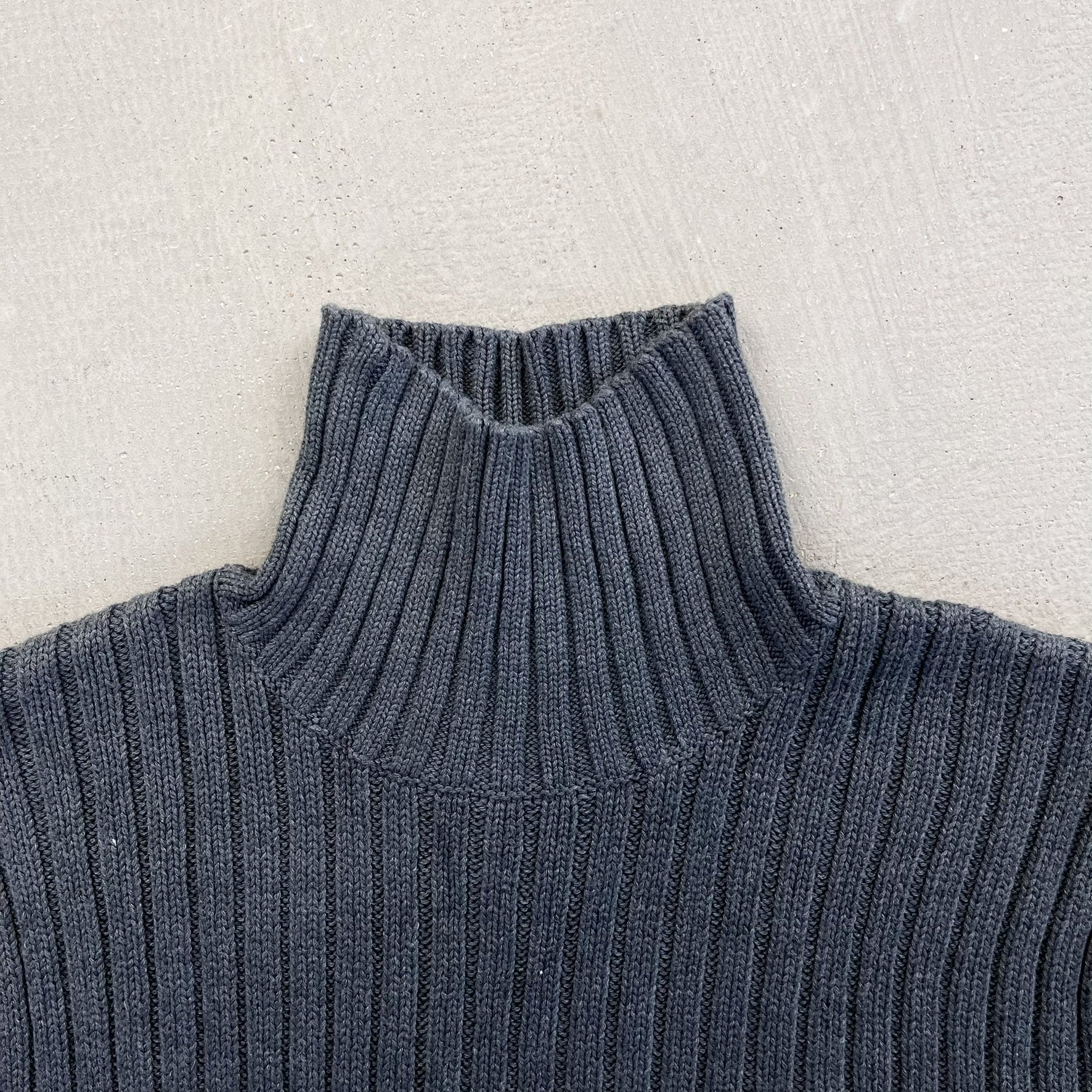 F- Abercrombie & Fitch Embroidered Knit Sweater