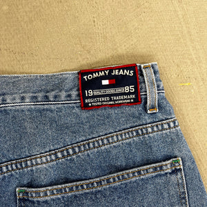 D- Vintage Tommy Hilfiger Denim Carpenter Jorts