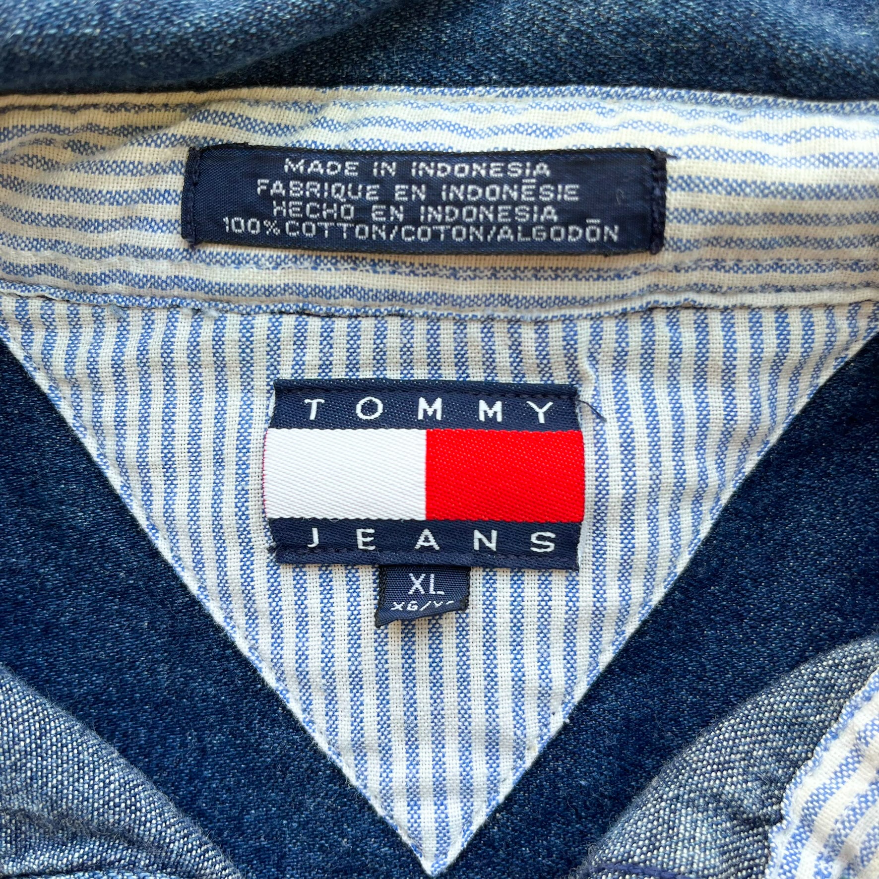 F- Vintage Tommy Hilfiger Jeans Denim Button Down Shirt