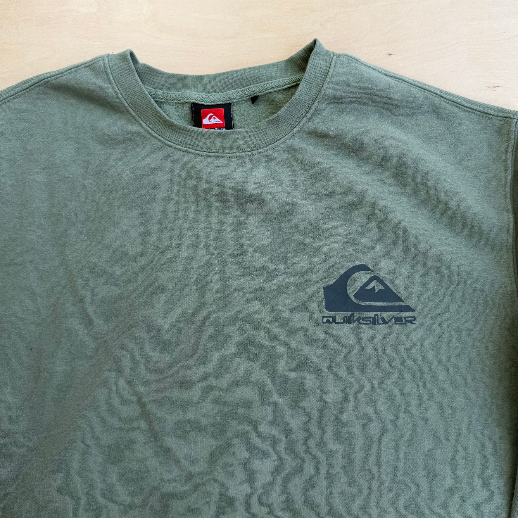 J- Vintage Quicksilver Logo Graphic Crewneck - M