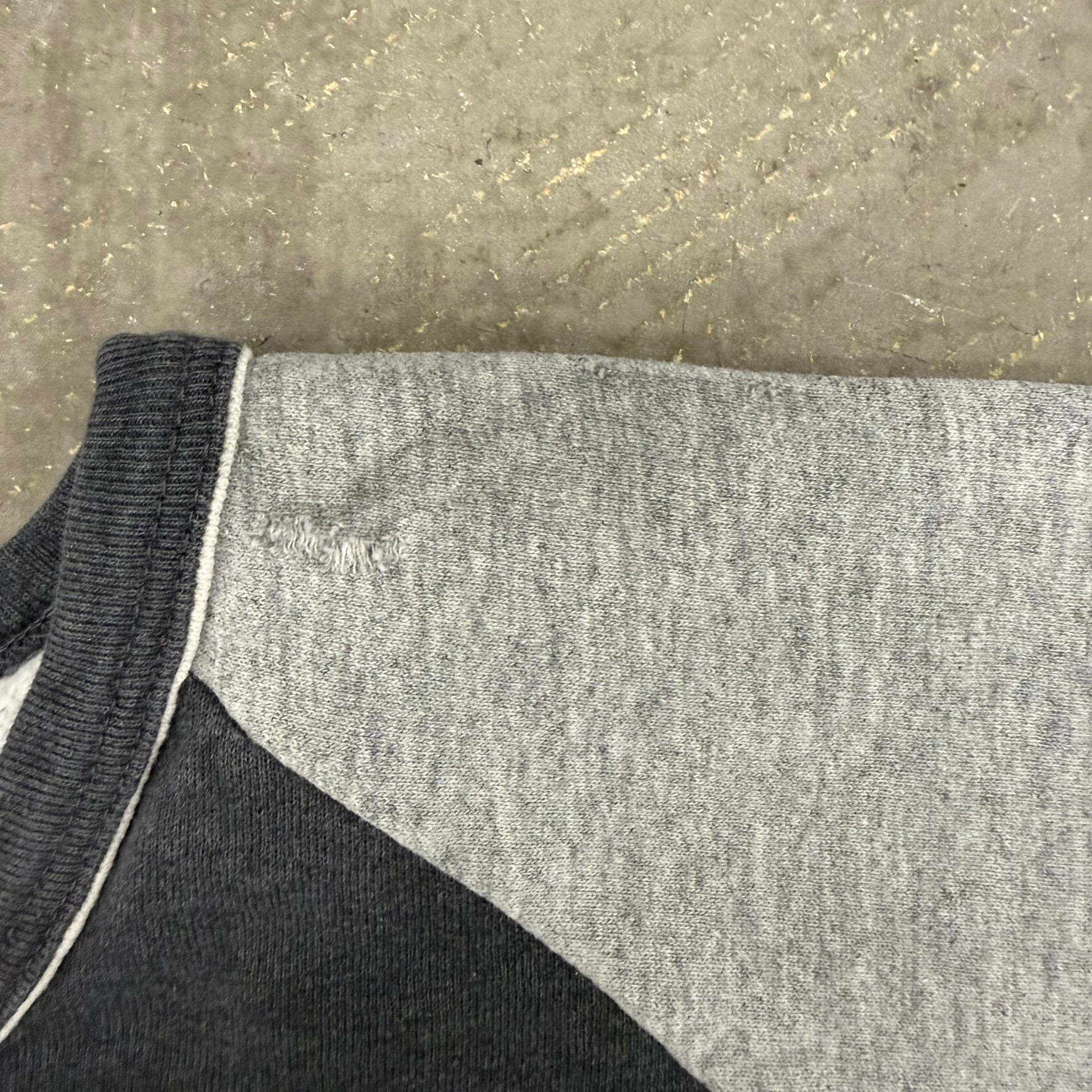 J- Vintage Wmn's Hard Rock Cafe Phoenix Graphic Made In USA Cropped Crewneck - M