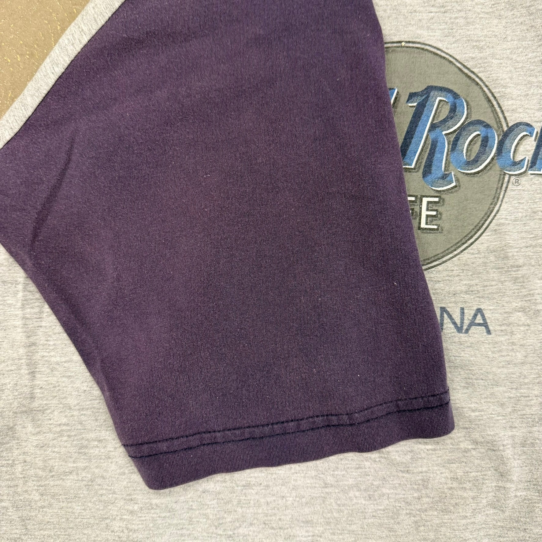 J- Vintage Hard Rock Cafe Barcelona Graphic Tee - L