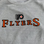 Vintage Philadelphia Flyers NHL Embroidered Logo Crewneck - XL