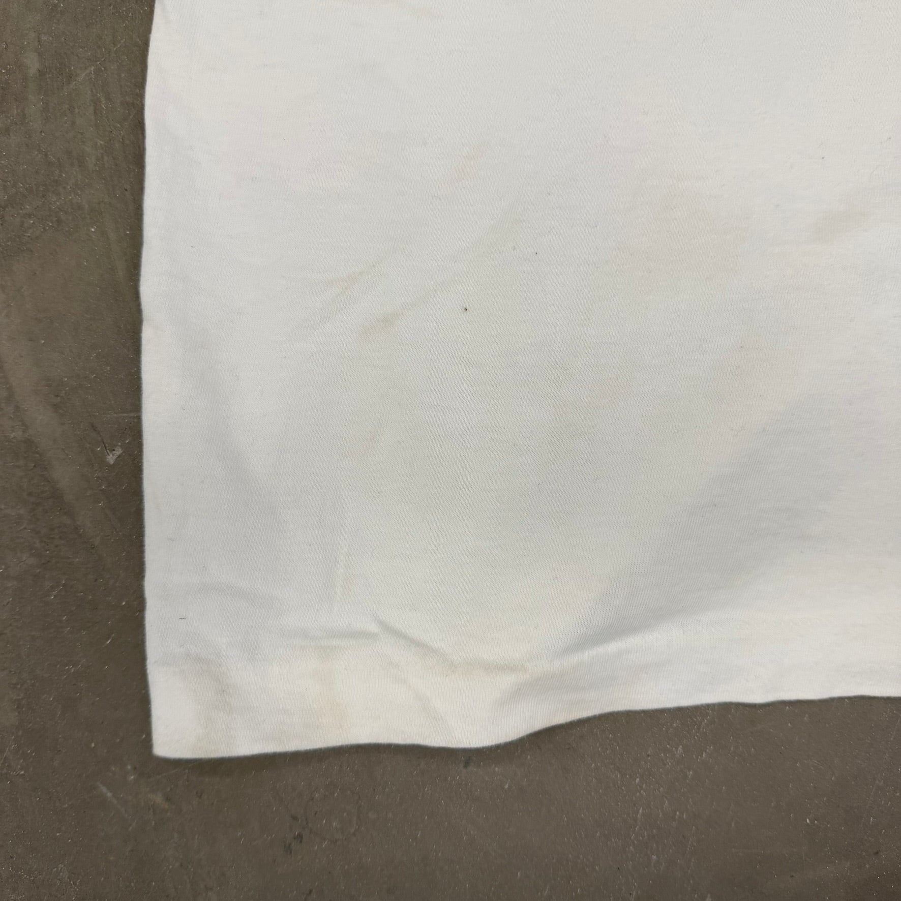 J- Vintage '95 Hard Rock Cafe Kowloon Opening Dragons Graphic Single Stitch Tee - Free Size (L)