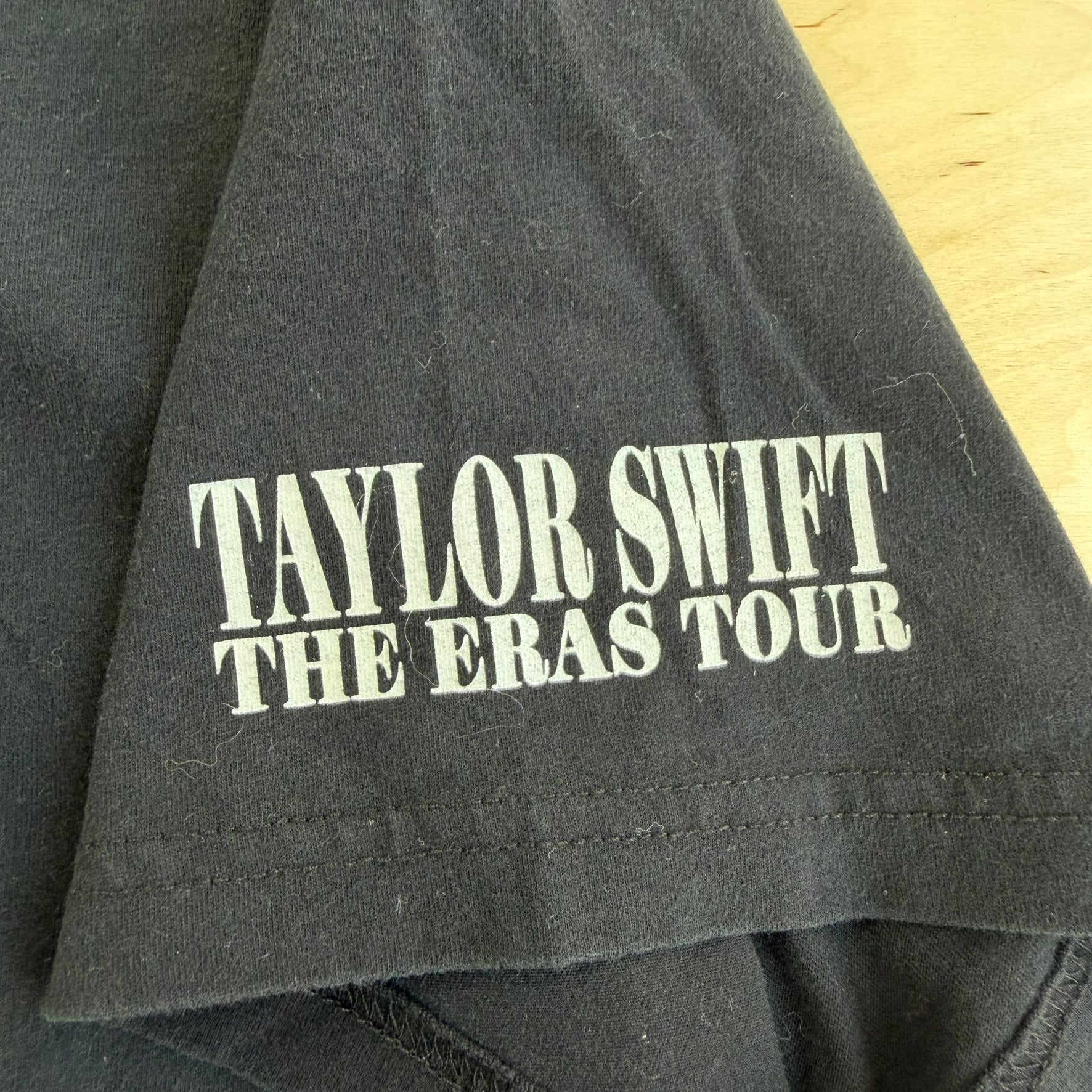 J- '23 Taylor Swift The Eras Tour Pictures Tee - M