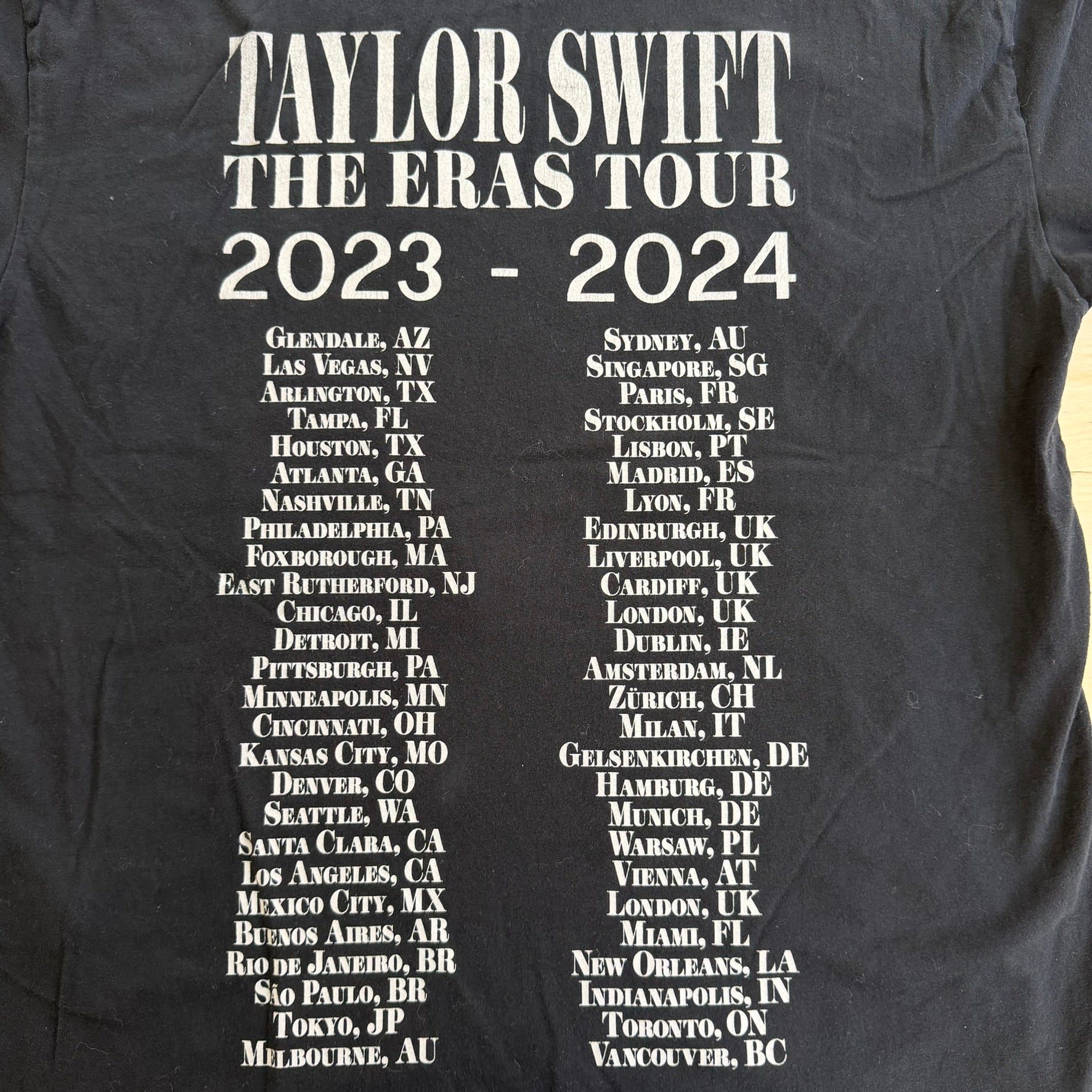 J- '23 Taylor Swift The Eras Tour Pictures Tee - M