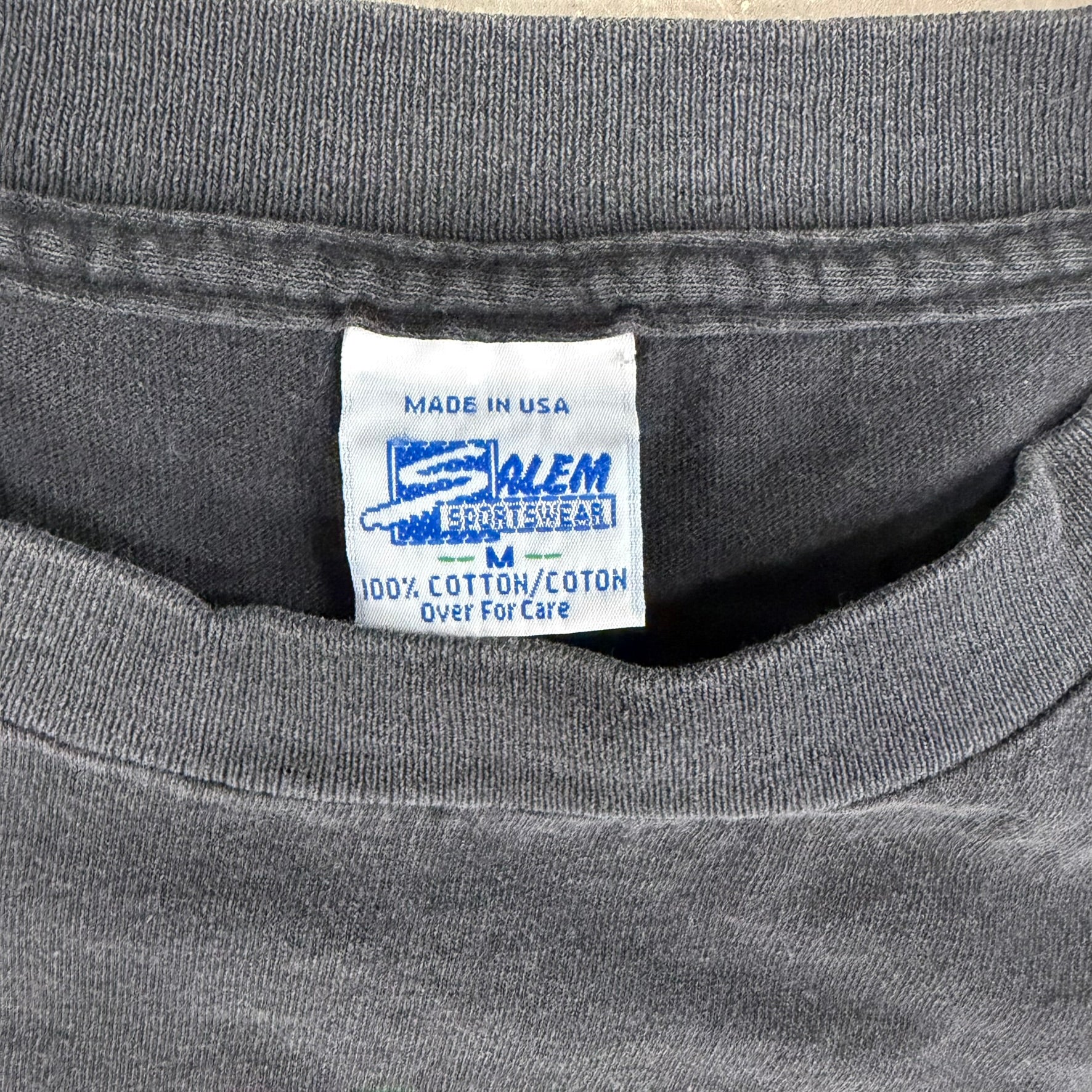 J- Vintage University Of Notre Dame Football Helmet Made In USA Single Stitch Tee - M