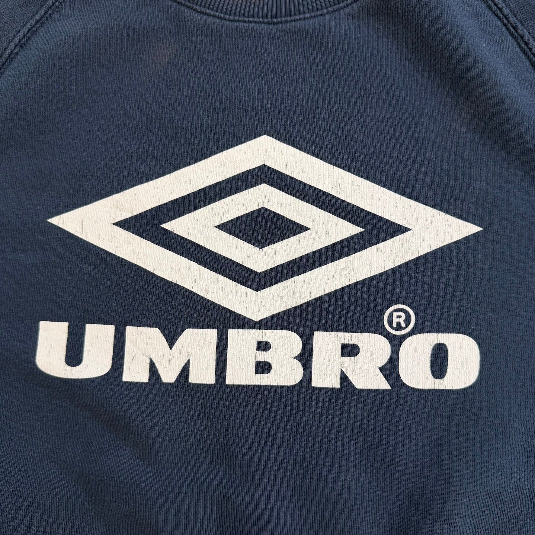 J- Vintage Umbro Training Logo & Text Crewneck - L
