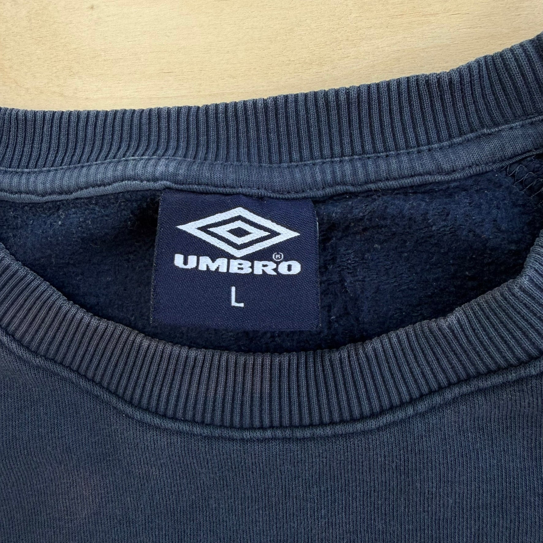 J- Vintage Umbro Training Logo & Text Crewneck - L