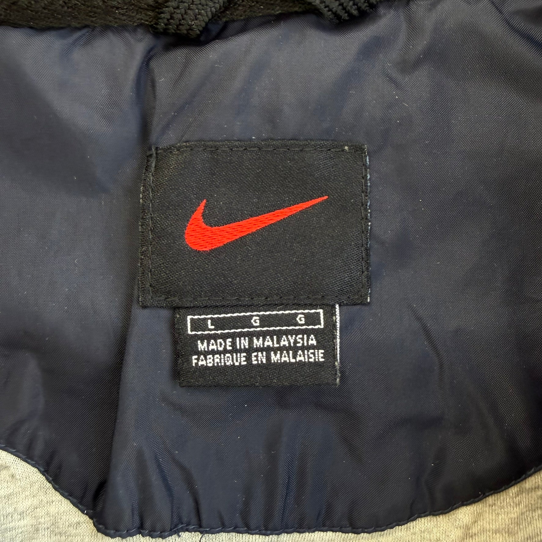 J- Vintage 90s Nike Embroidered Swoosh Lightweight Zip Up Jacket - L