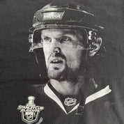 J- '11 Vancouver Canucks NHL Henrik Sedin Picture Tee - XL