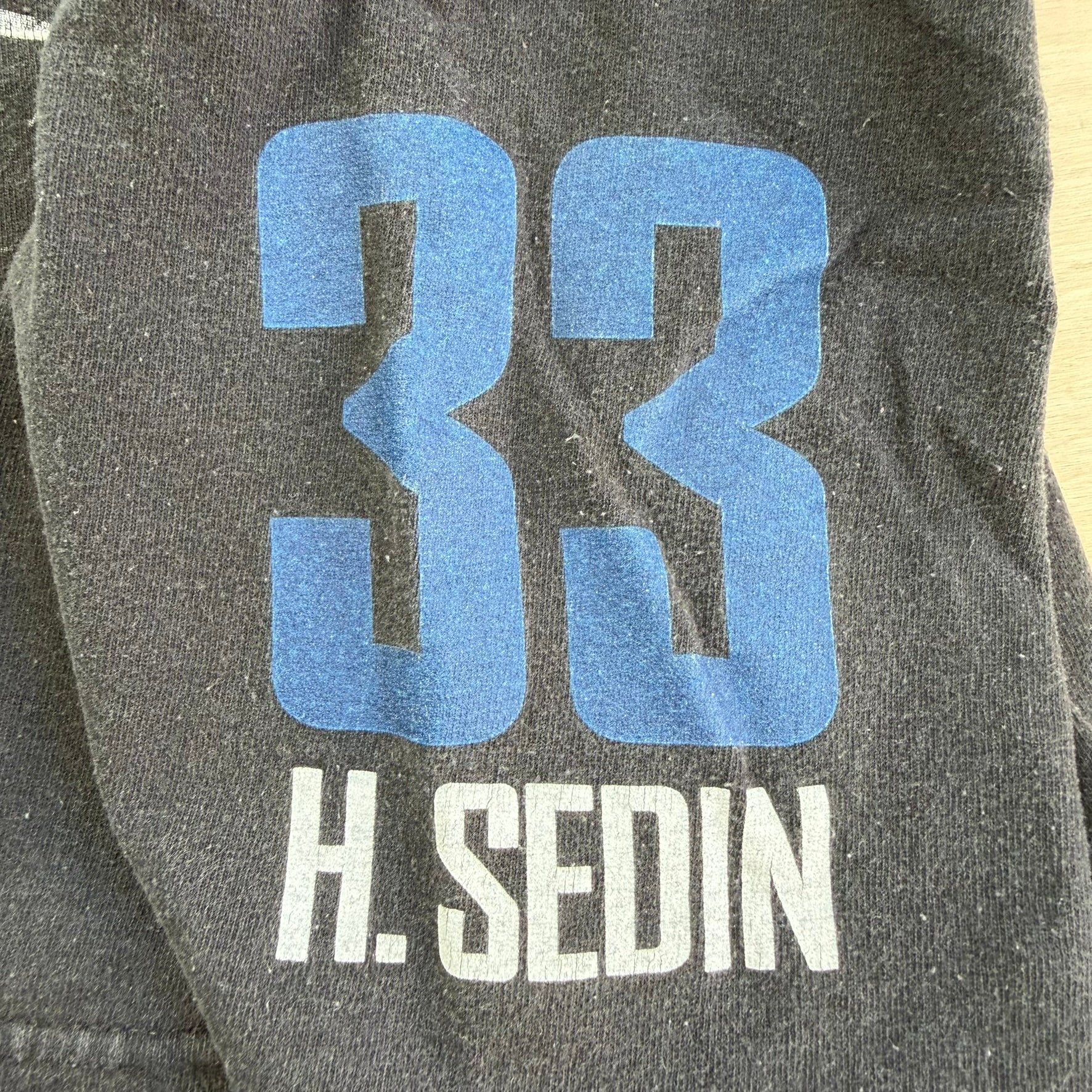 J- '11 Vancouver Canucks NHL Henrik Sedin Picture Tee - XL