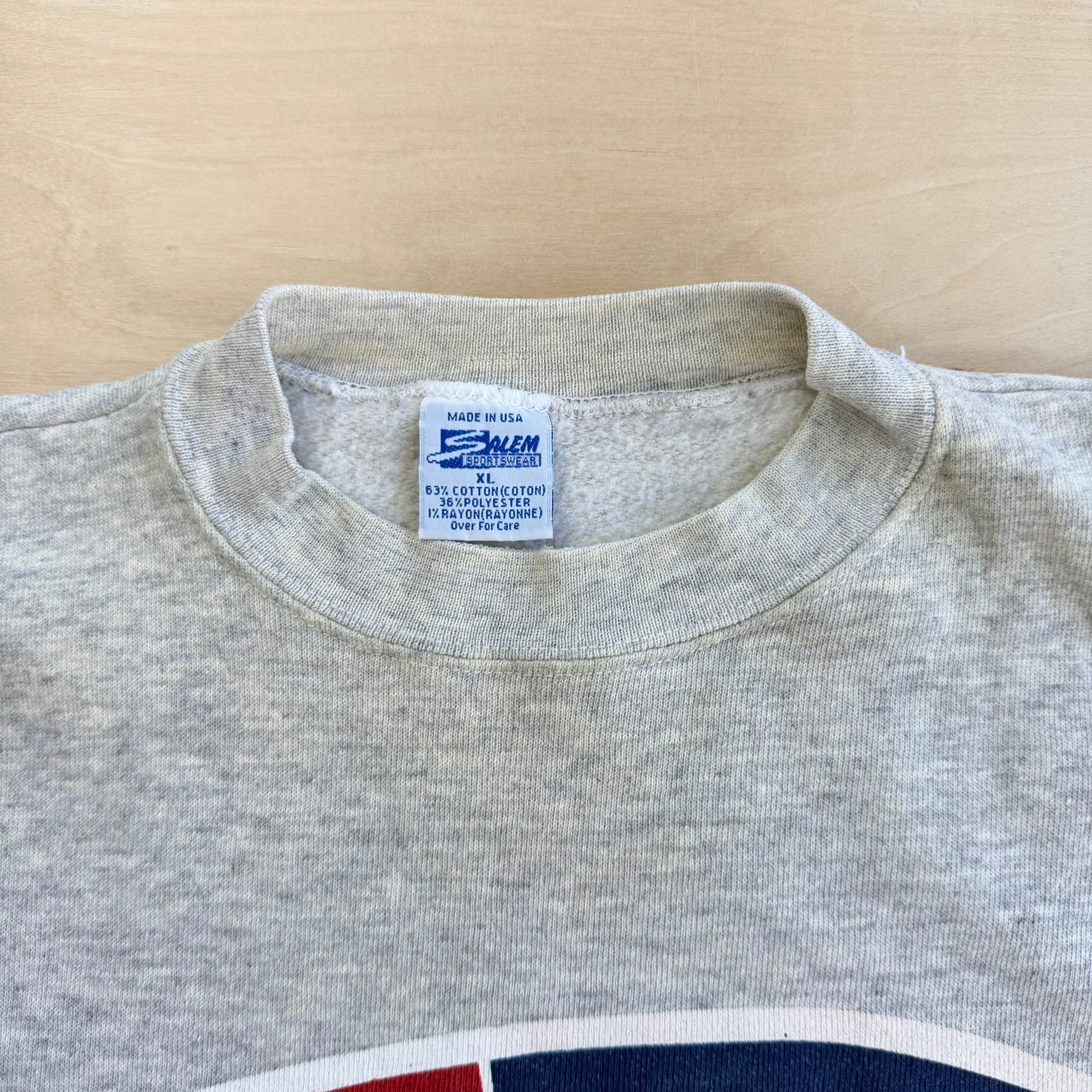 J- Vintage '93 New England Patriots Logo NFL Salems Sportswear Tag Made In USA Crewneck - XL