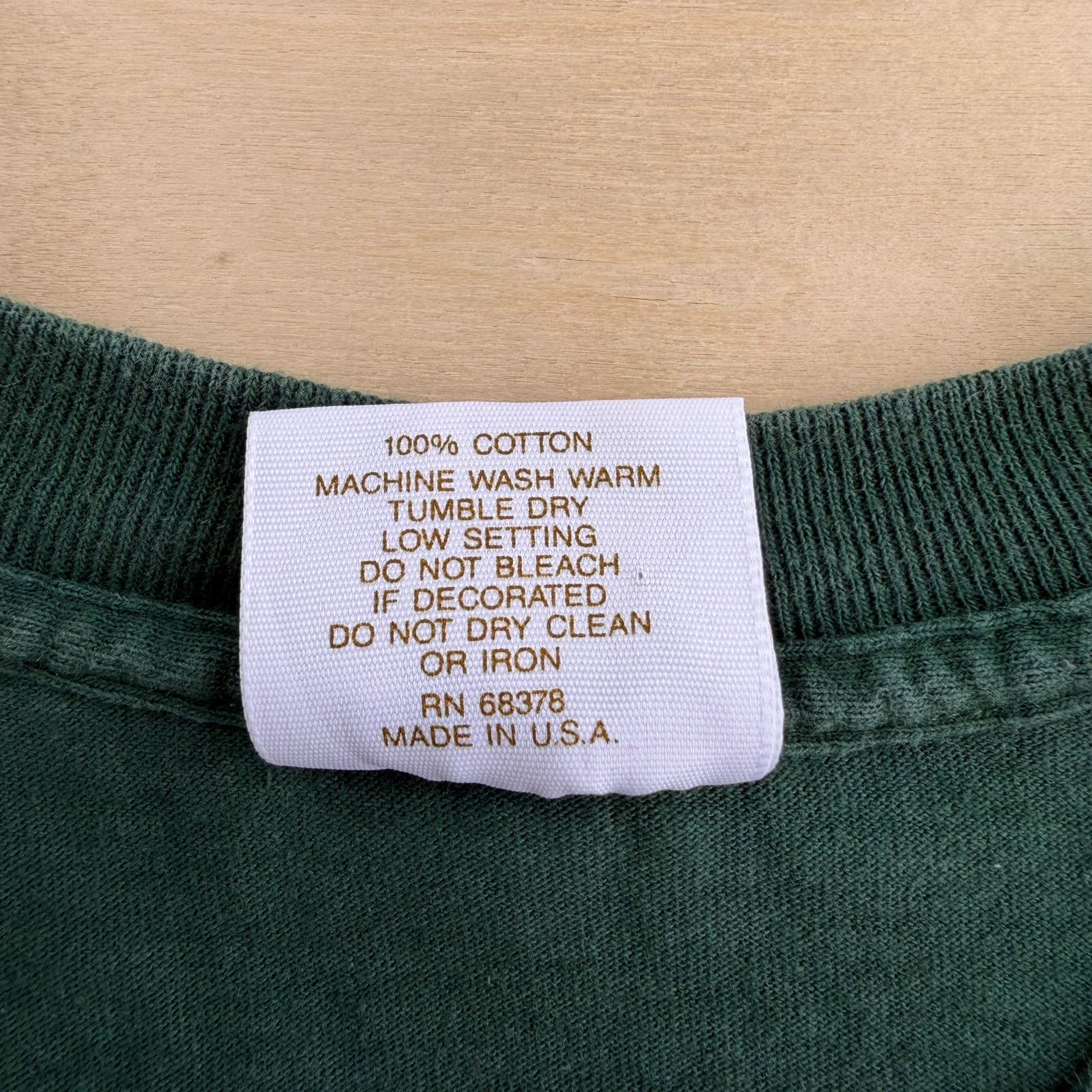 J- Vintage '97 Looney Tunes St Patrick's Day Text & Graphic Made In USA Single Stitch Tee - L