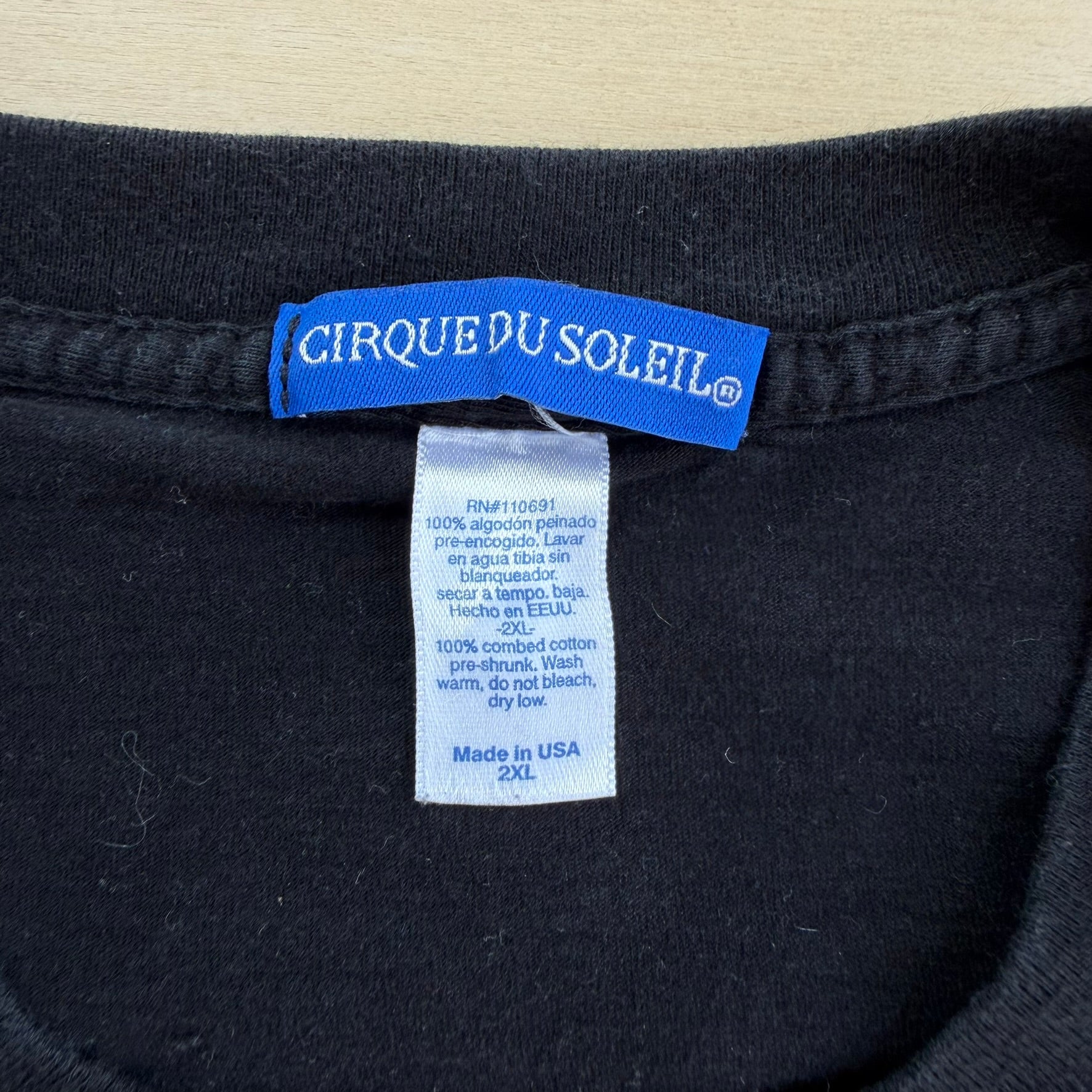 J- Vintage '06 Cirque Du Soleil Delirium Jumbo Print Graphic Made In USA Tee - 2XL (fits XL)