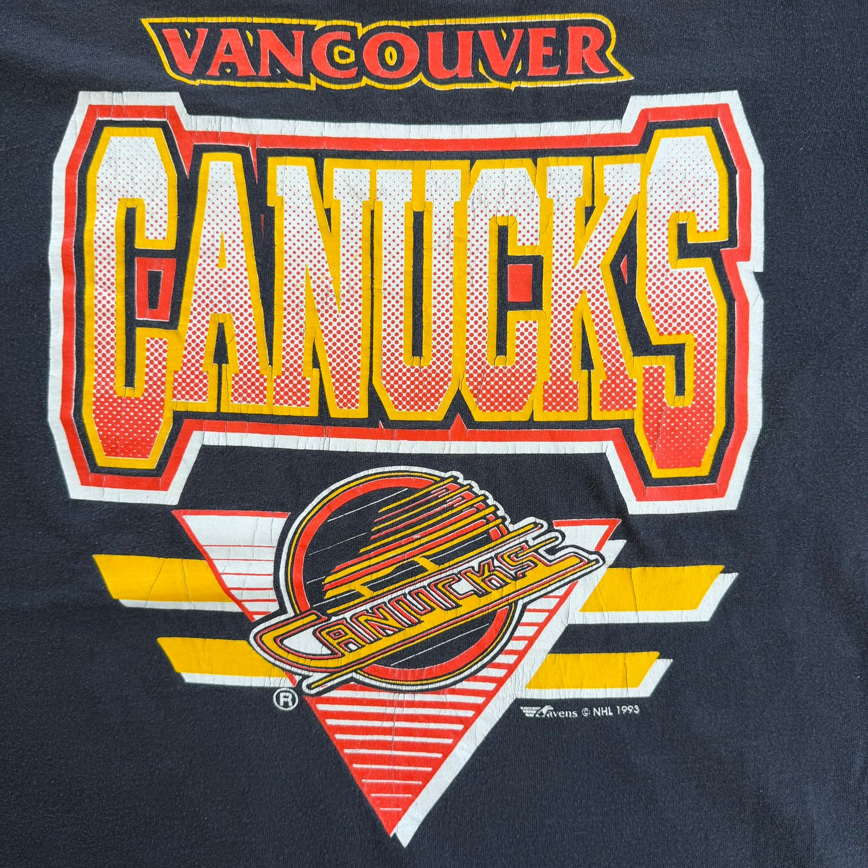 J- Vintage '93 Vancouver Canucks NHL Logo Text & Graphic Single Stitch Tee - L
