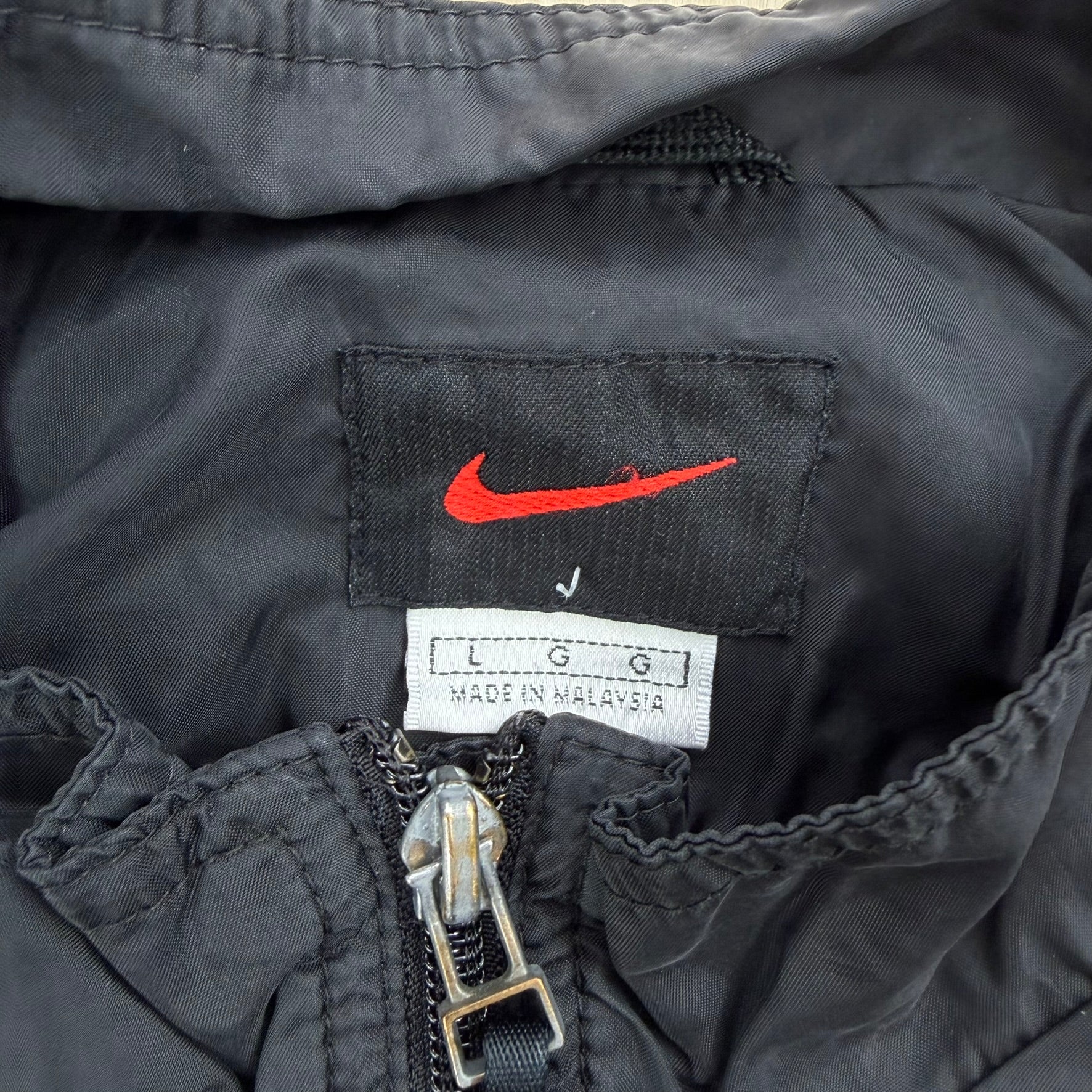 J- Vintage Nike Embroidered Swoosh Black Lightweight Zip Up Jacket  - L
