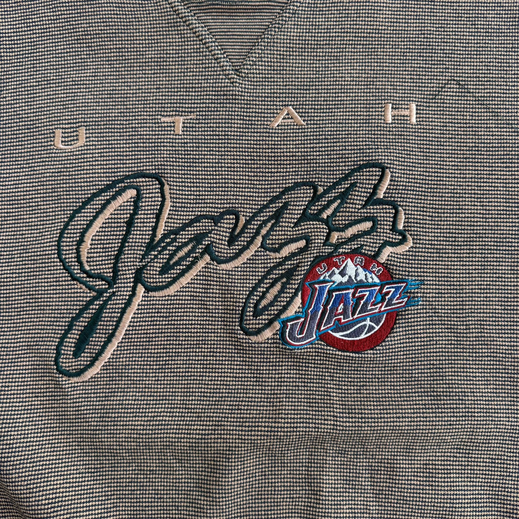 Vintage 90s Utah Jazz NBA Lee Embroidered Logo & Text Crewneck - L