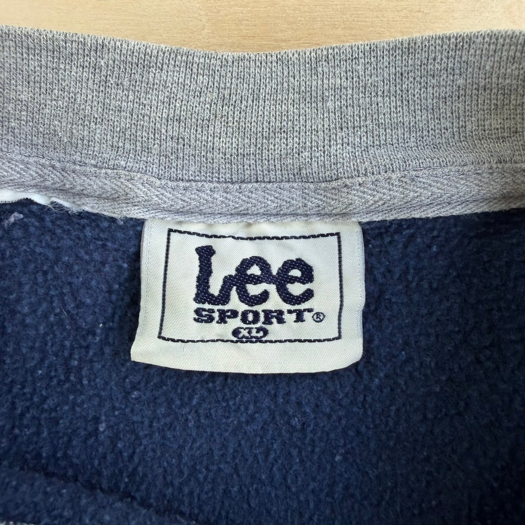 Vintage 90s New York Yankees MLB Lee Embroidered Logo & Text Crewneck - XL