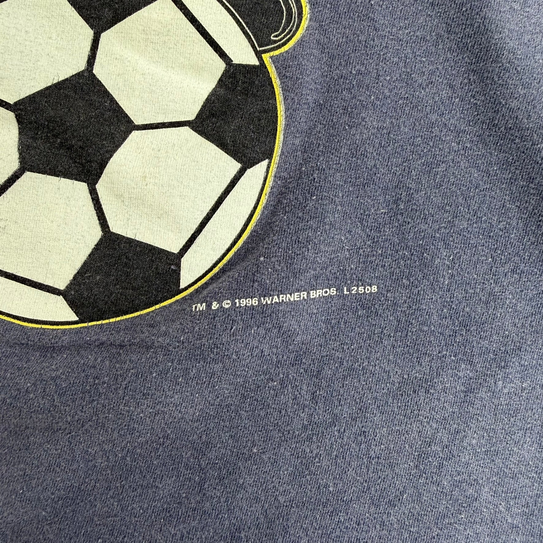 J- Vintage '96 Looney Tunes Wile E. Coyote Soccer Goal! Graphic Tee - XL