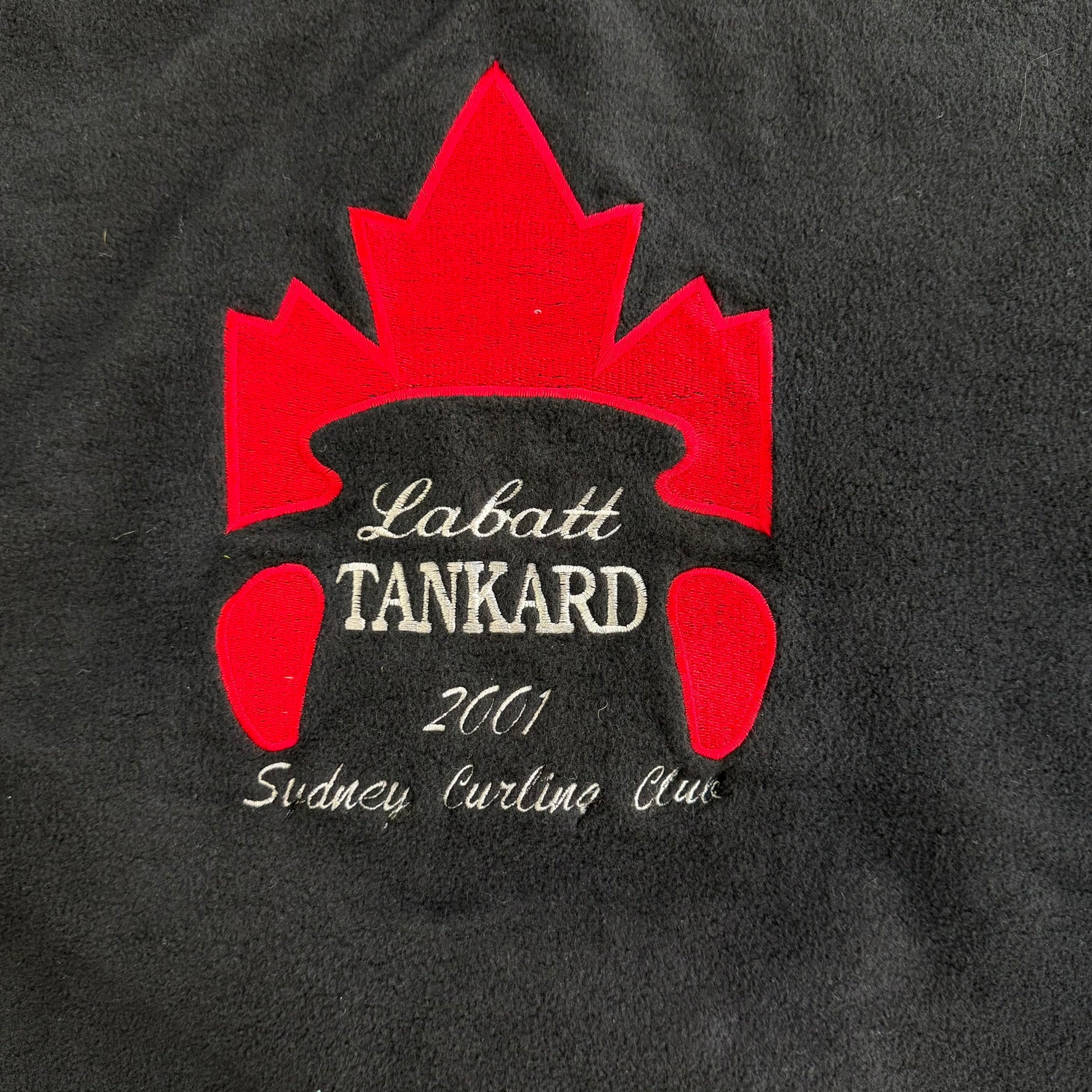 Vintage '01 Labatt Tankard Sydney Curling Club Embroidered Graphic Made In Canada Crewneck - L