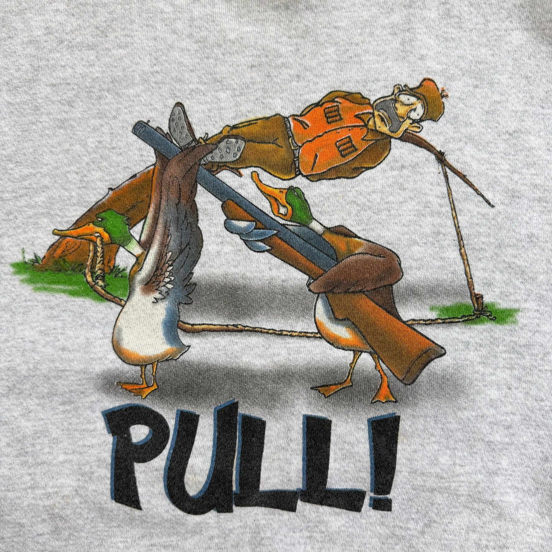 J- Vintage Hunting Ducks Pull! Cartoon Graphic Made In USA Crewneck - L