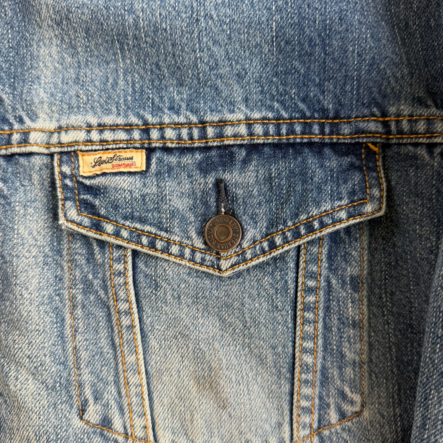 Vintage Levi's Signature Flannel Lined Denim Jacket - L