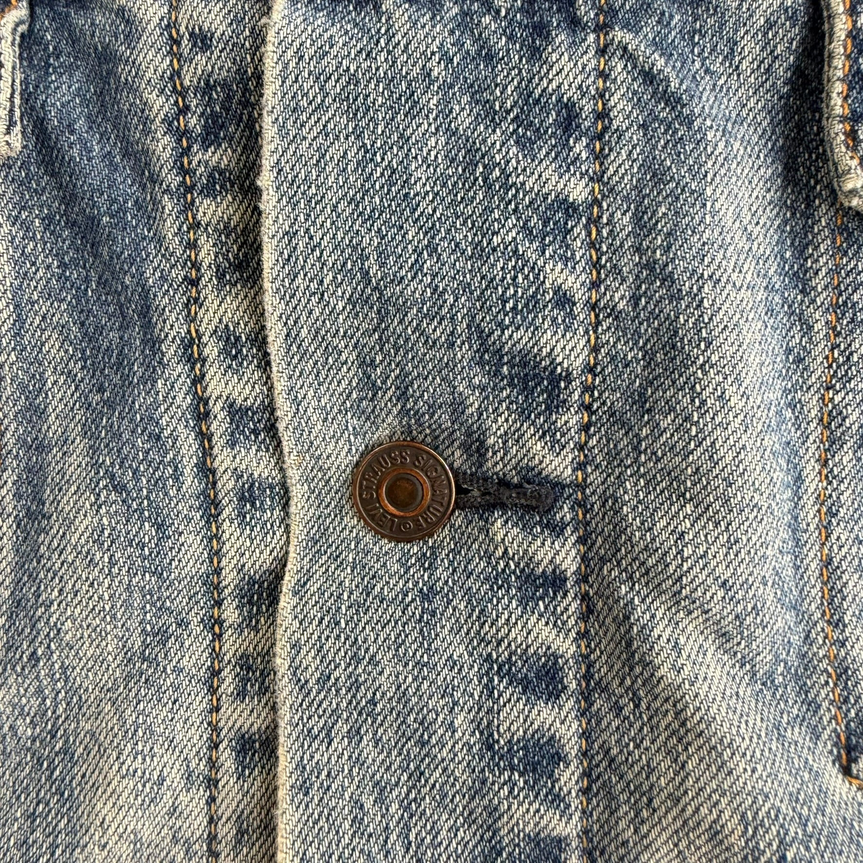 Vintage Levi's Signature Flannel Lined Denim Jacket - L