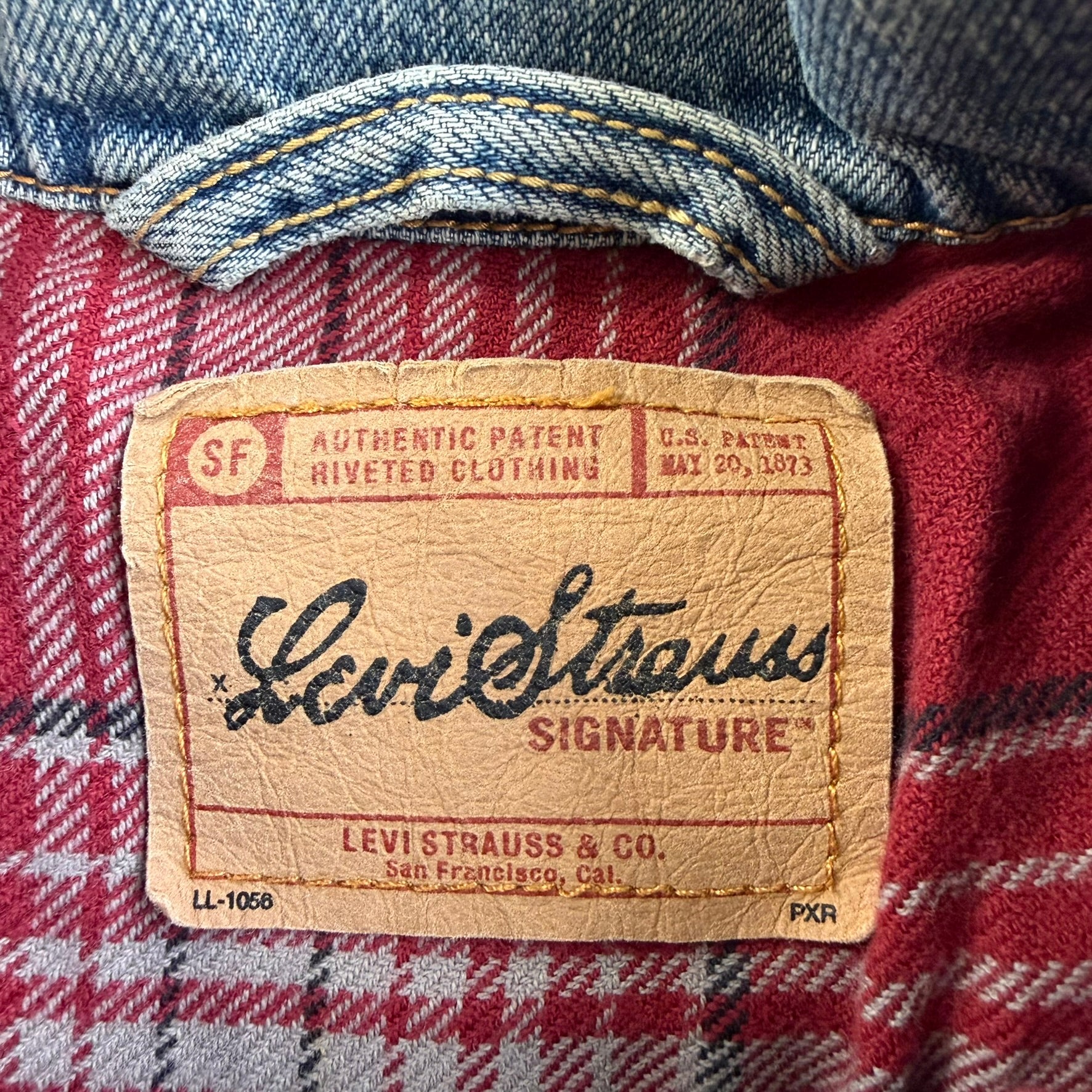 Vintage Levi's Signature Flannel Lined Denim Jacket - L