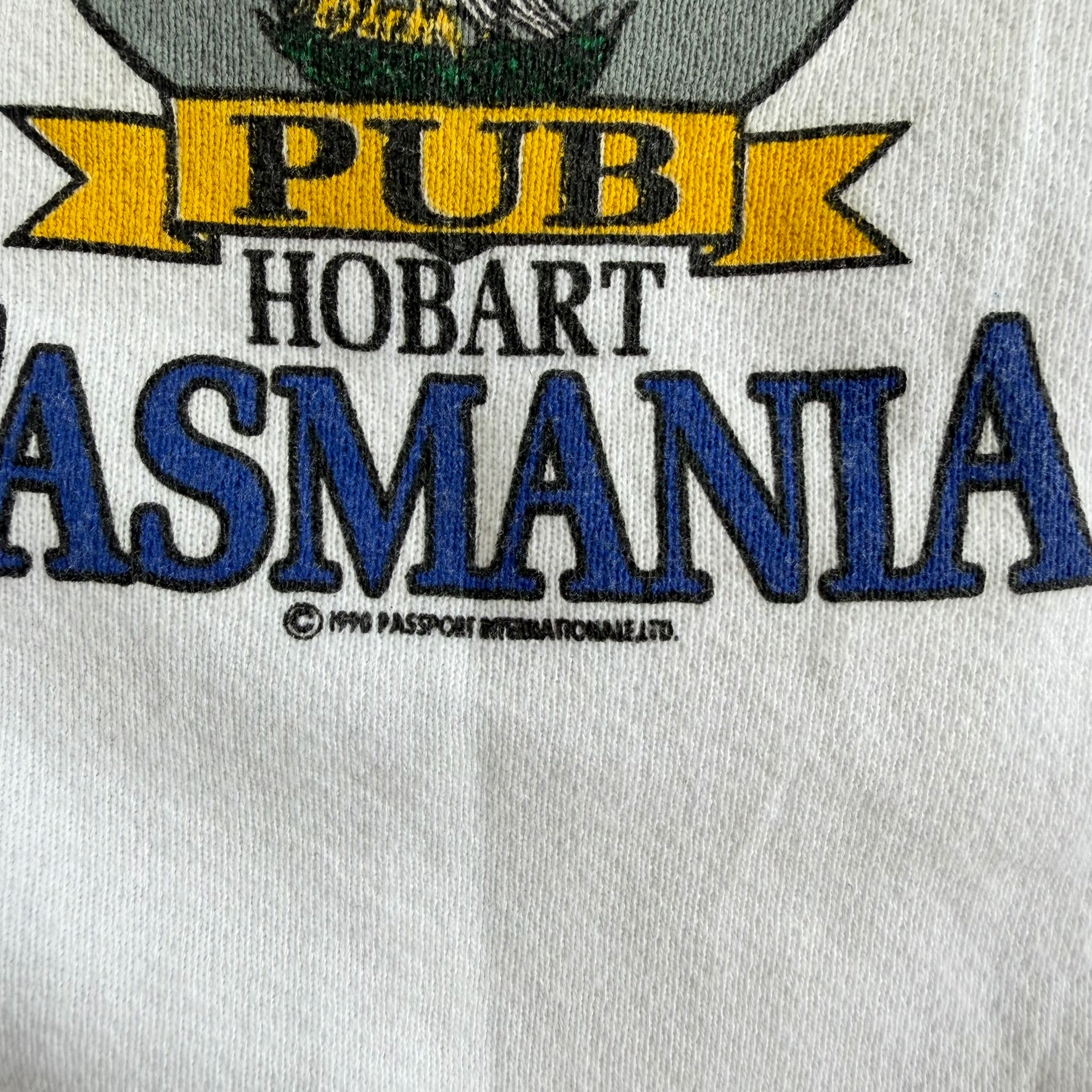 J- Vintage '90 Patterson's Pub Tasmania Graphic Made In USA Crewneck - L