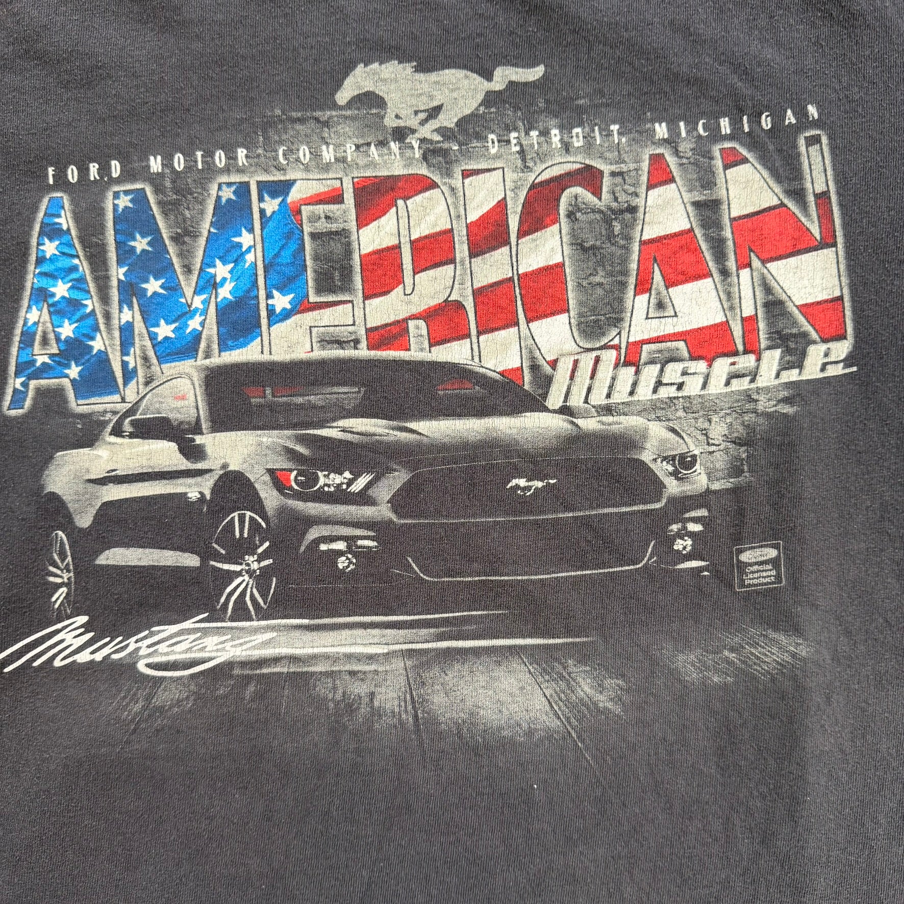 Vintage Ford Mustang American Muscle Car Graphic Tee - XL