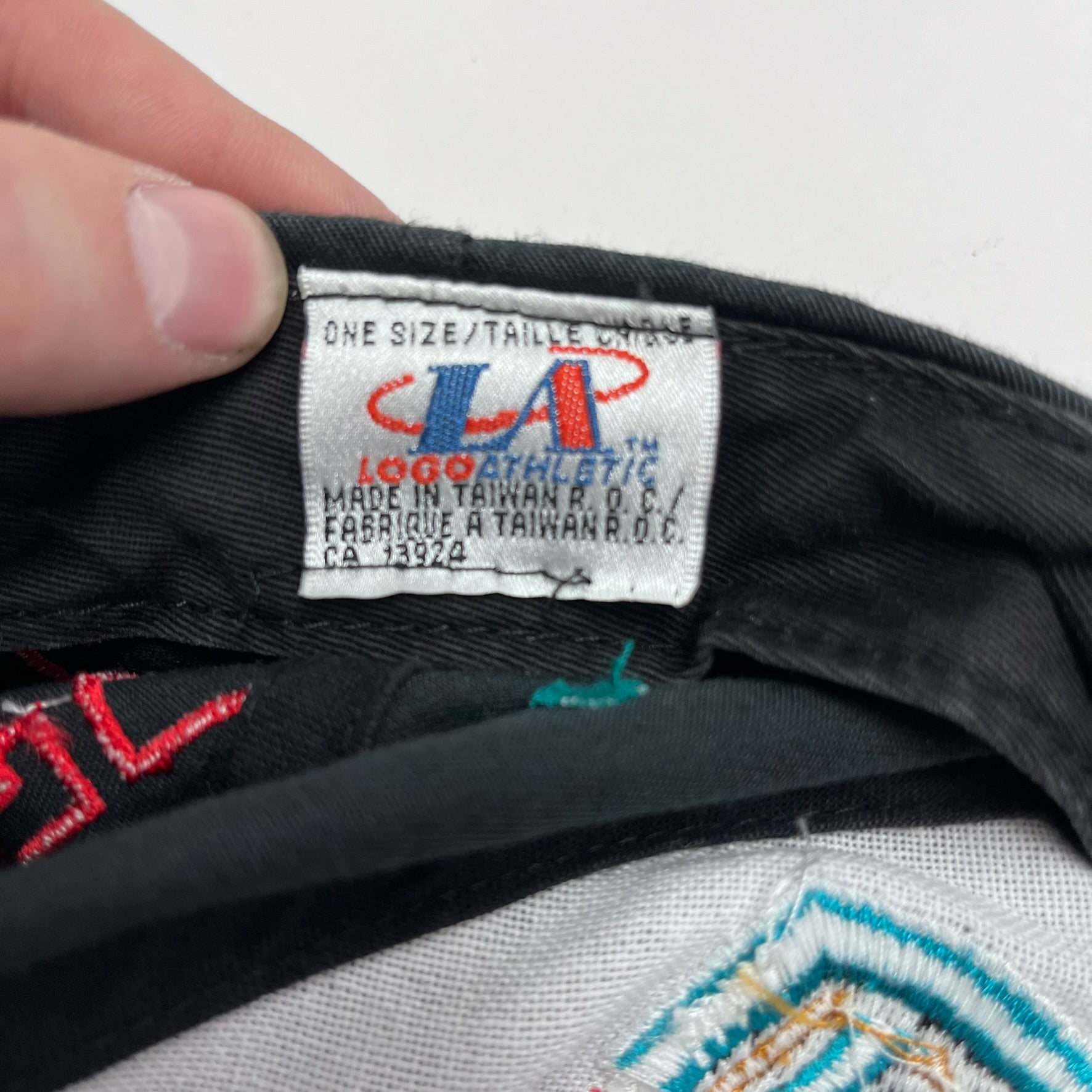 F- Vintage 1994 Vancouver Grizzlies NBA Logo Athletic Logo & Text Snapback Hat