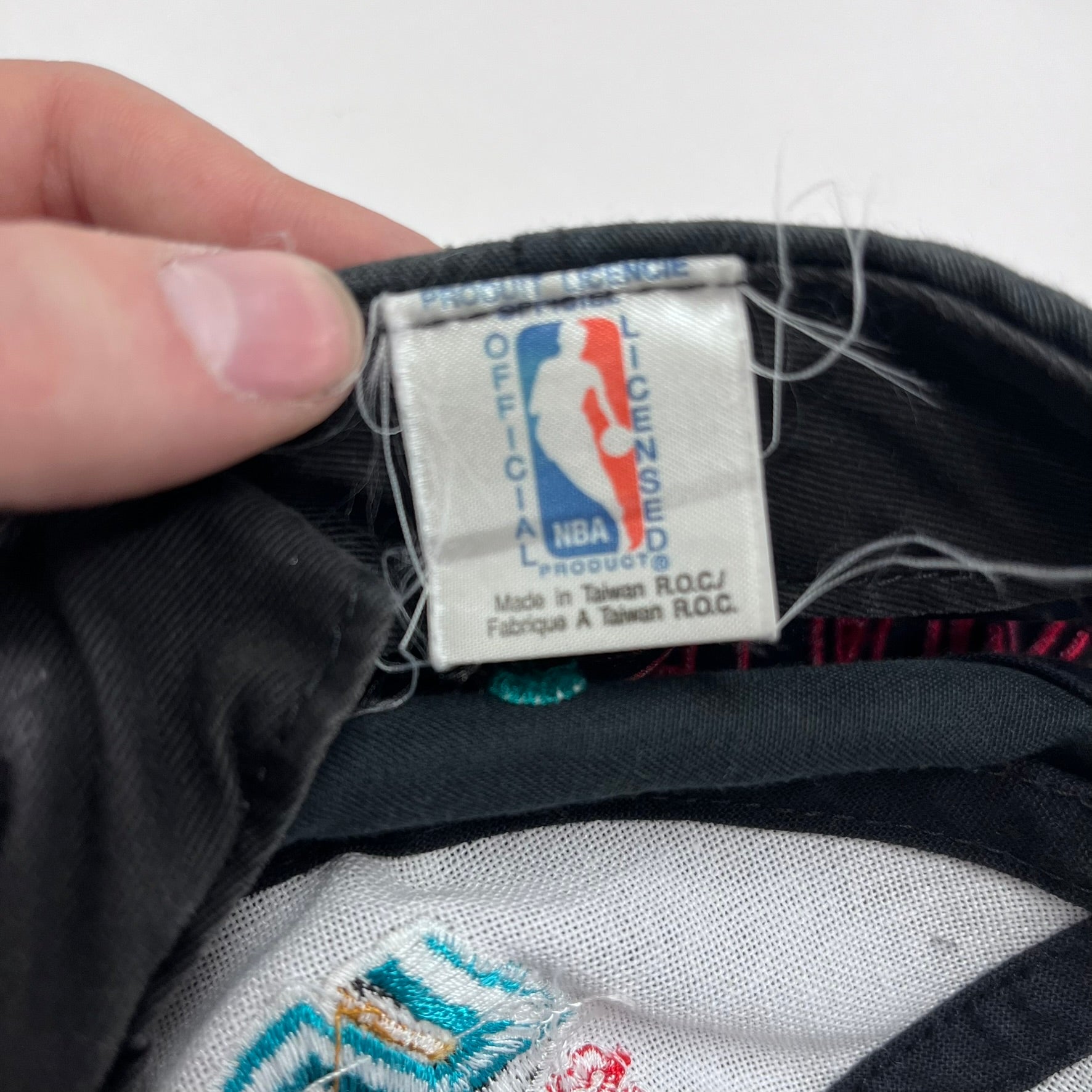 F- Vintage 1994 Vancouver Grizzlies NBA Logo Athletic Logo & Text Snapback Hat