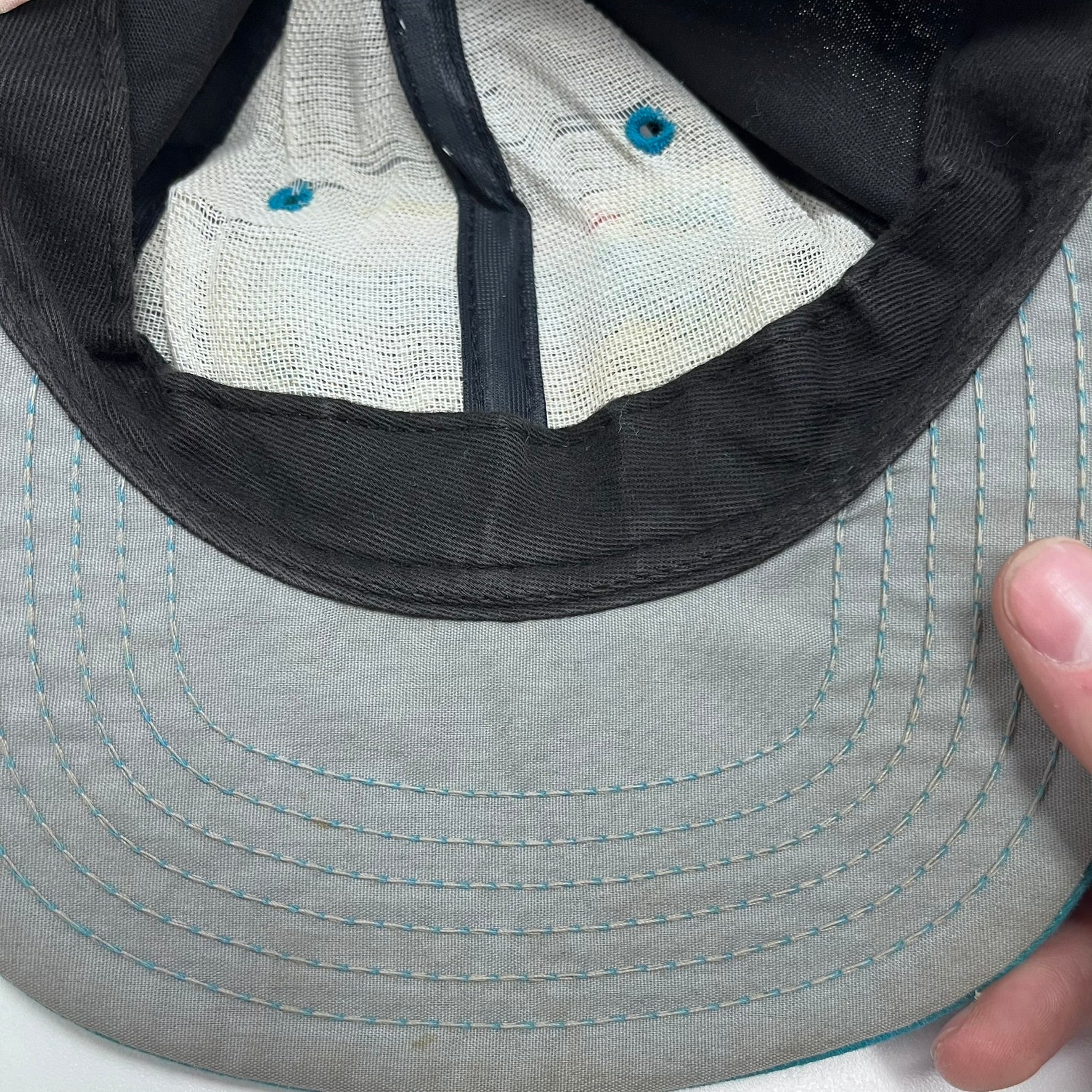 F- Vintage 1994 Vancouver Grizzlies NBA Logo Athletic Logo & Text Snapback Hat