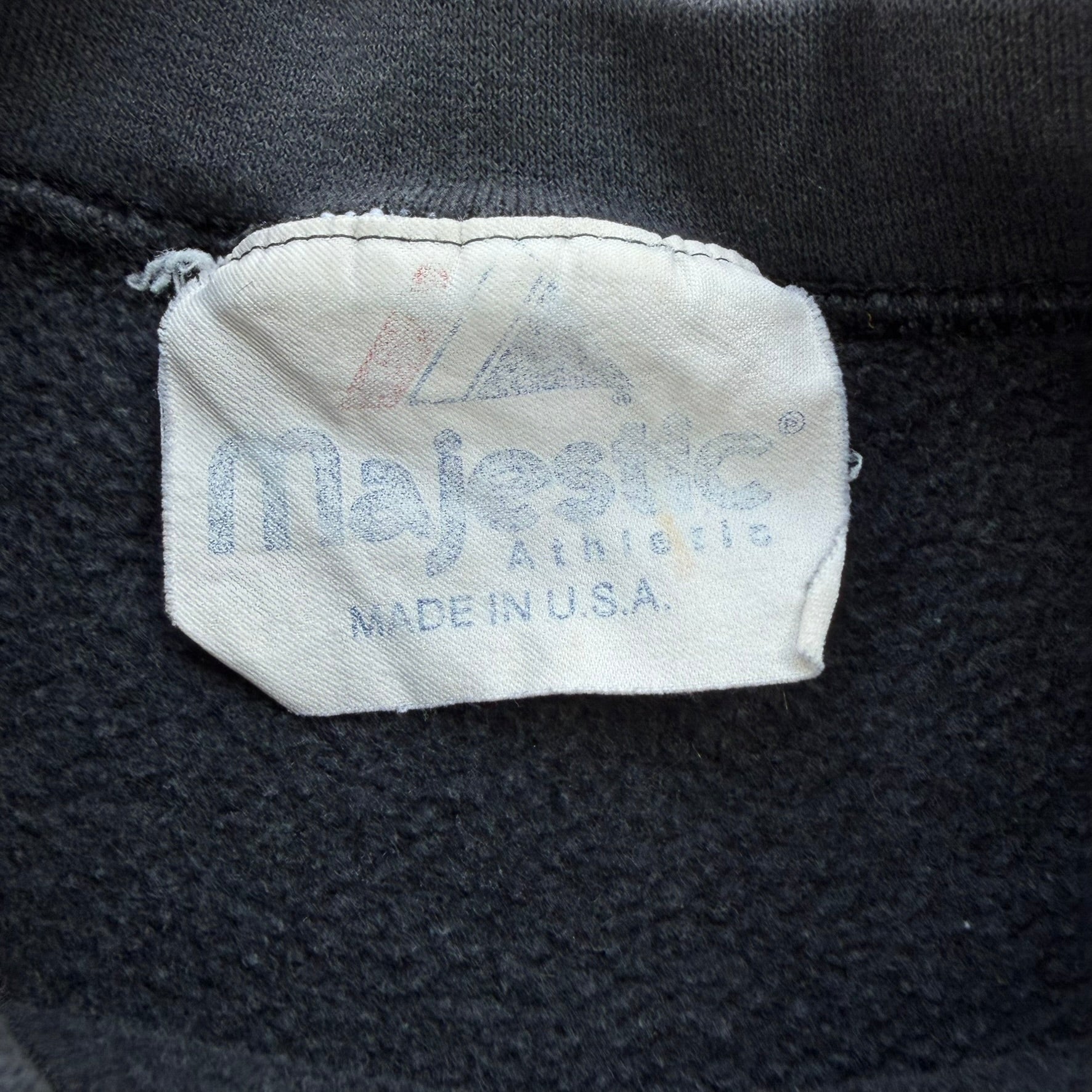 J- Vintage Oakland Raiders NFL Majestic Embroidered Logo Made In USA Crewneck - L