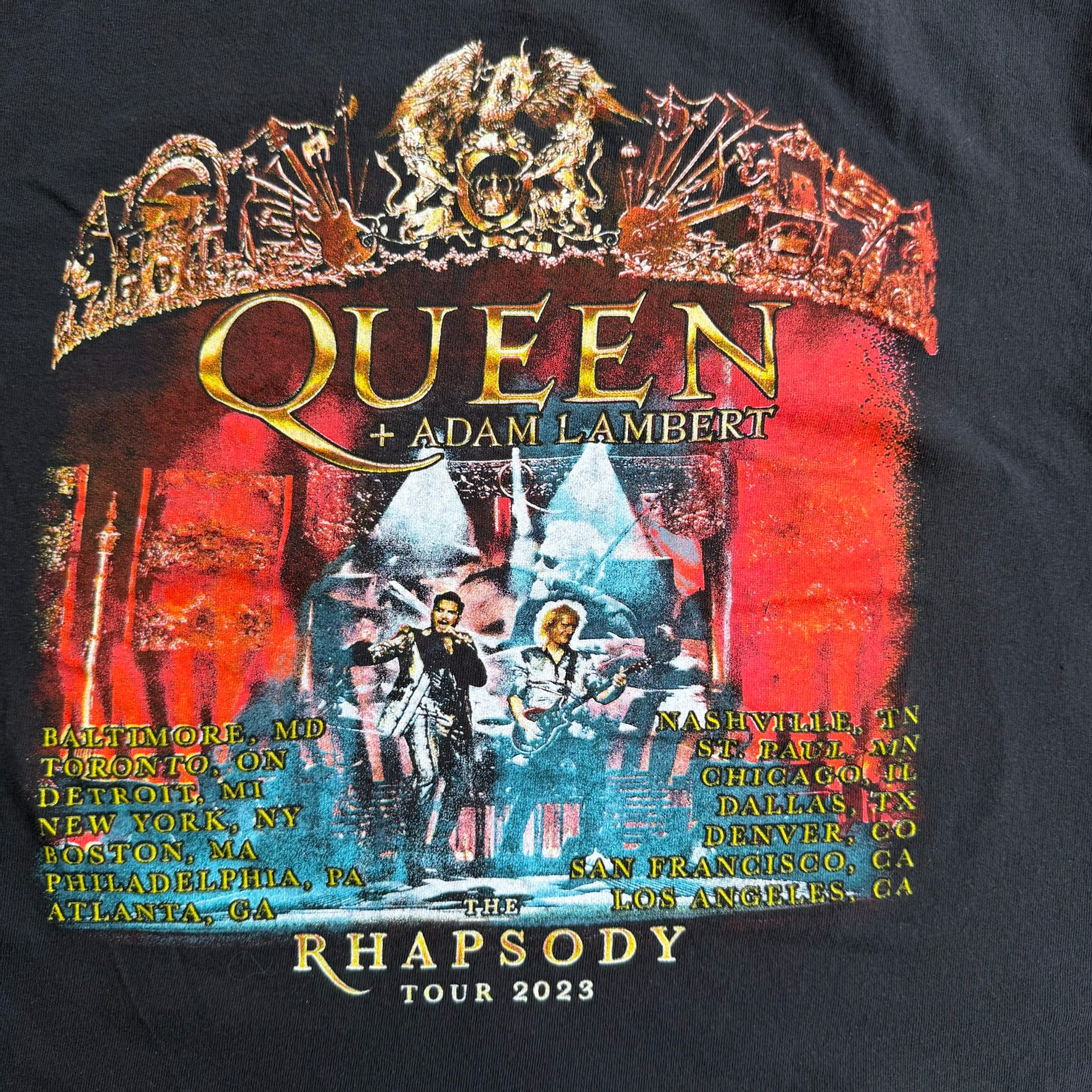 J- '23 Queen & Adam Lambert The Rhapsody Tour Graphic Tee - L