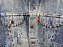 Load image into Gallery viewer, Z- Vintage 1982 Levi’s 70506 Made In France Denim Jacket
