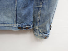 Load image into Gallery viewer, Z- Vintage 1982 Levi’s 70506 Made In France Denim Jacket
