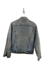 Load image into Gallery viewer, Z- Vintage Levi’s Light Wash Made in USA Trucker Denim Jacket
