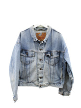 Load image into Gallery viewer, Z- Vintage Levi’s 70598 Trucker Denim Jacket
