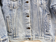 Load image into Gallery viewer, Z- Vintage Levi’s 77930 Beige Tab Made in USA Trucker Denim Jacket
