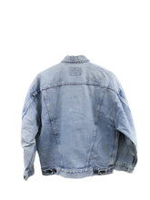 Load image into Gallery viewer, Z- Vintage Levi’s 77930 Beige Tab Made in USA Trucker Denim Jacket
