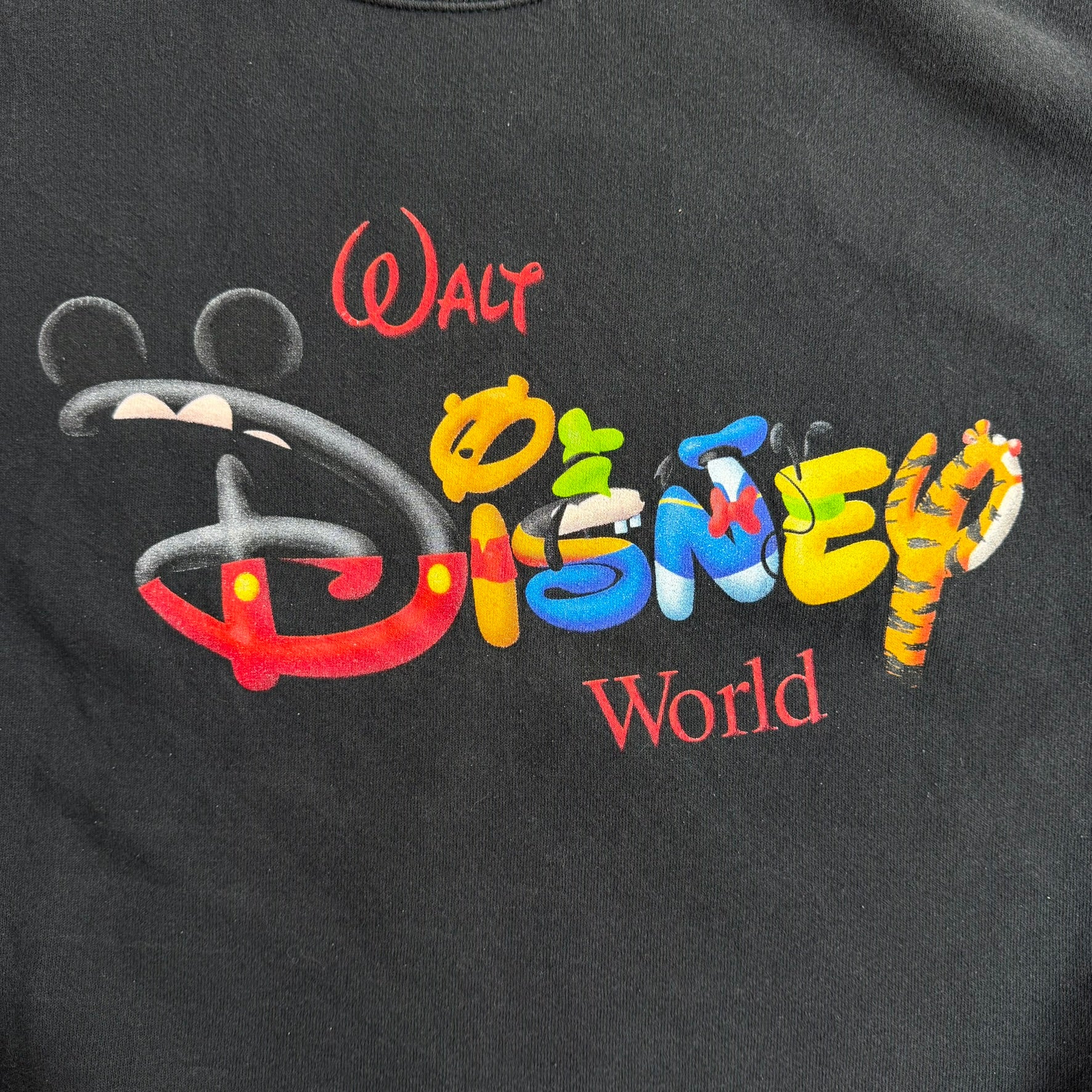J- Vintage Walt Disney World Character Text Graphic Made In USA Crewneck - XL