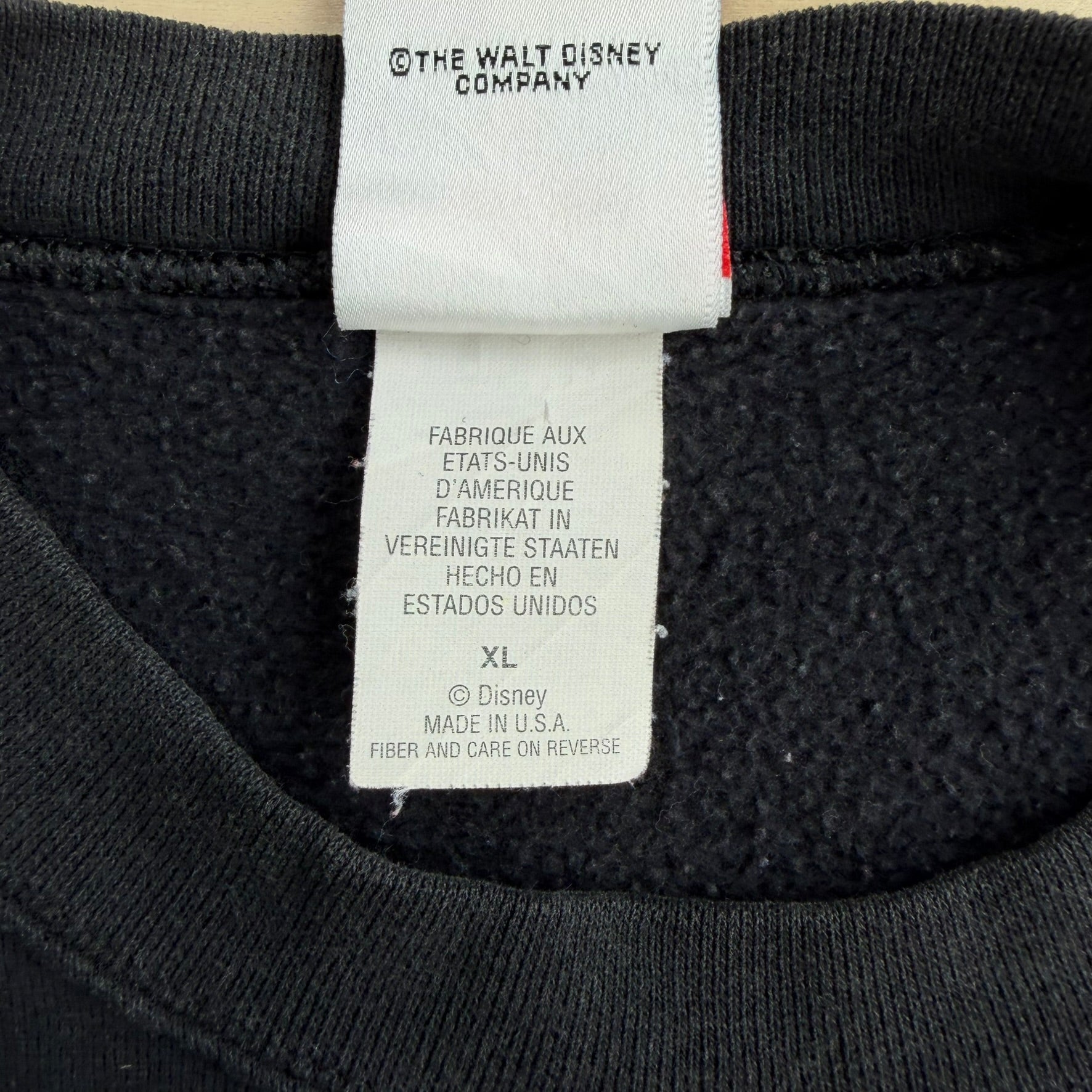 J- Vintage Walt Disney World Character Text Graphic Made In USA Crewneck - XL