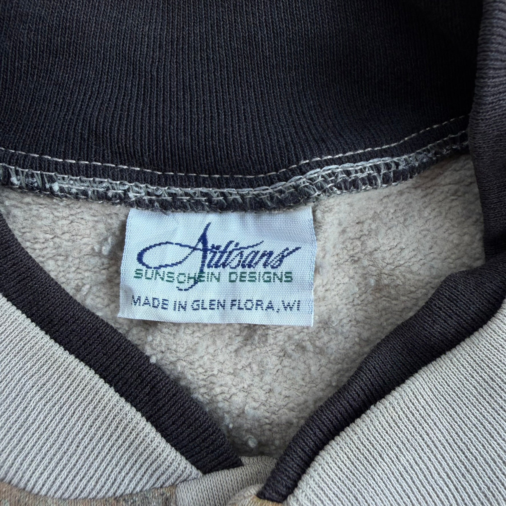 J- Vintage Artisan Design Deers All Over Print Made In USA Henley Crewneck - M