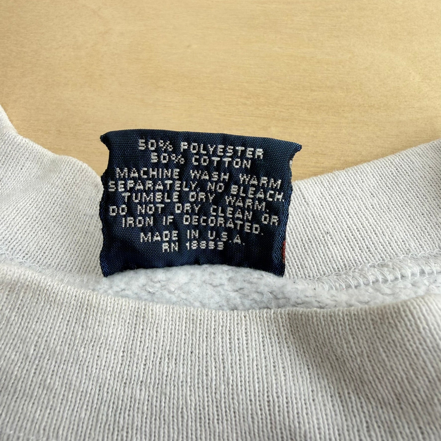 J- Vintage '93 Georgetown Hoyas Marvin The Martian Looney Tunes Graphic Made In USA Crewneck - L