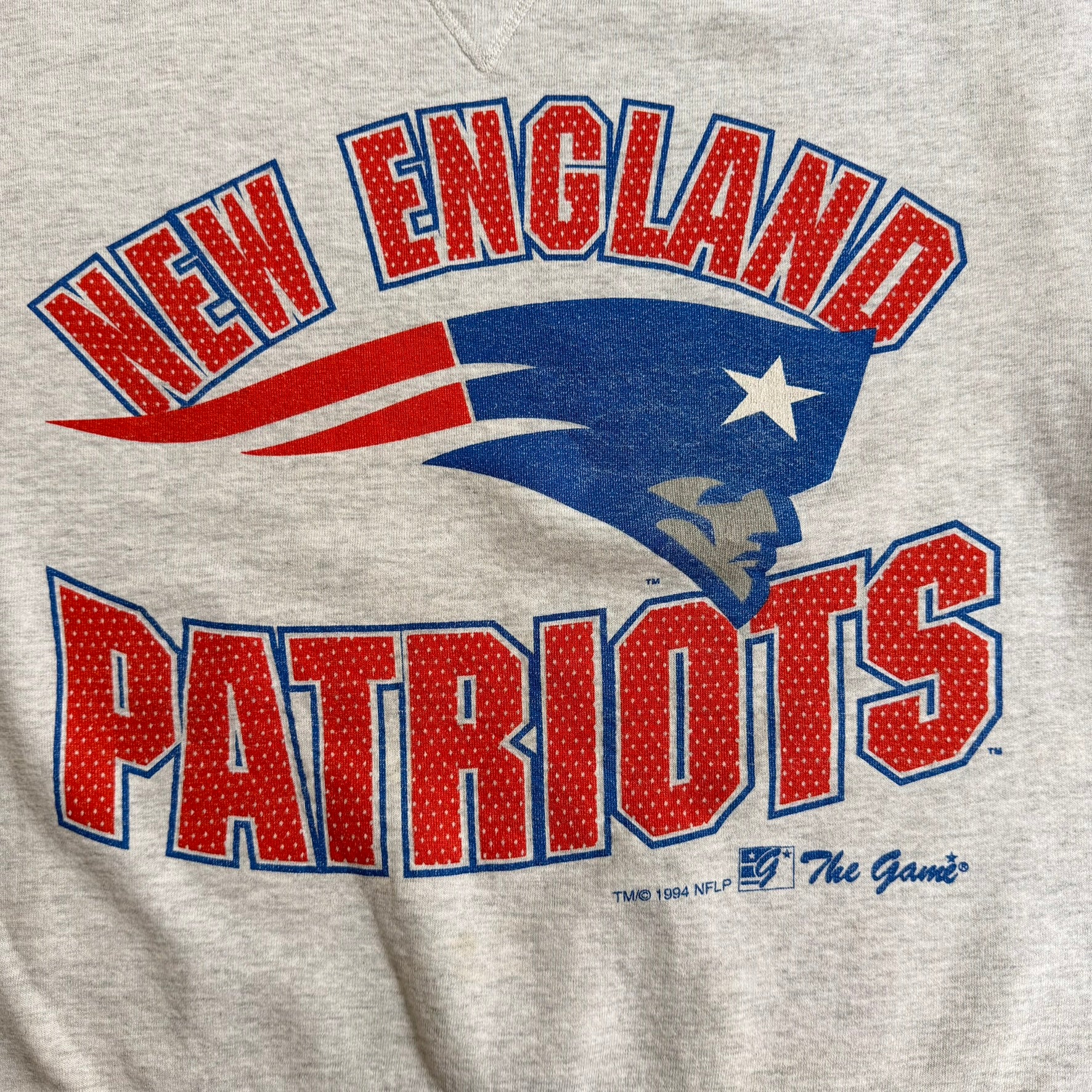 J- Vintage '94 New England Patriots NFL Graphic Made In USA Short Sleeve Crewneck - L